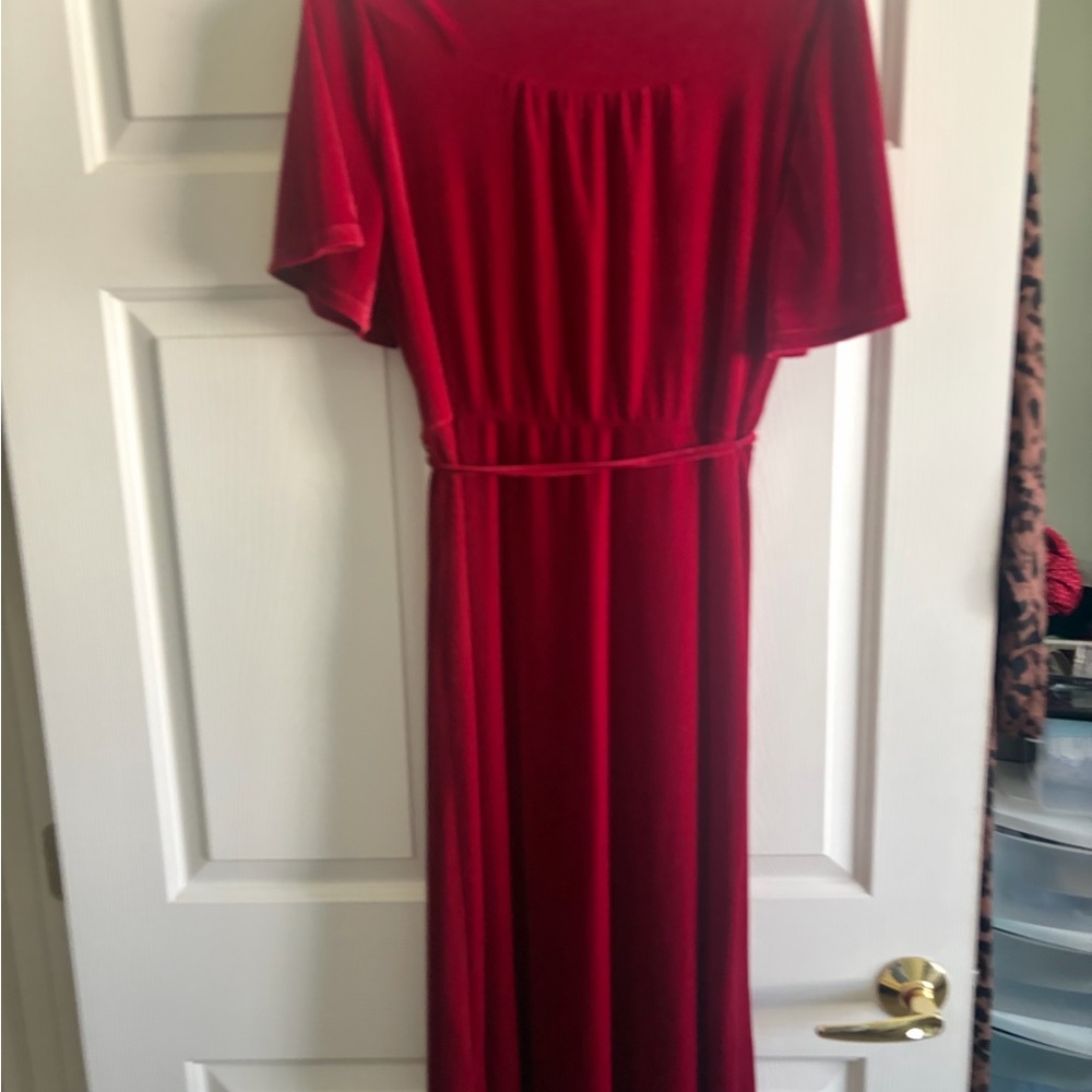 Chelsea28 Vibrant Red Midi Dress - Picture 4 of 5